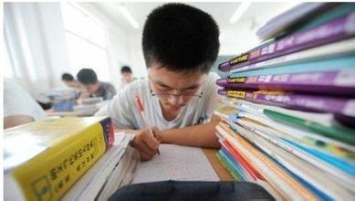 學(xué)而思推MOC數(shù)據(jù)解決方案，緊扼“?？肌蓖黄聘呖际袌? />學(xué)而思推MOC數(shù)據(jù)解決方案，緊扼“模考”突破高考市場</a></li>
																	</ul>
							</dd>
						</dl>
						<dl>
																							</div>



					<div   id=