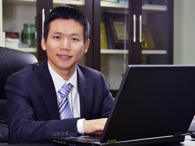 張邦鑫成馬云湖畔大學(xué)二期學(xué)員，唯一一位教育行業(yè)代表